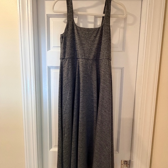 QUINCE Flowknit Breeze Fit & Flare Dress in Charcoal Size M - Picture 4 of 6